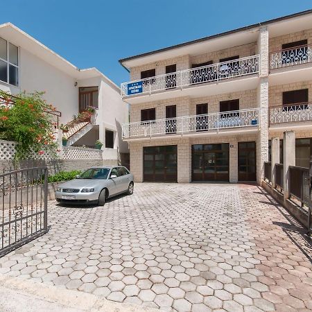 Apartments Ricina Dugi Rat Luaran gambar