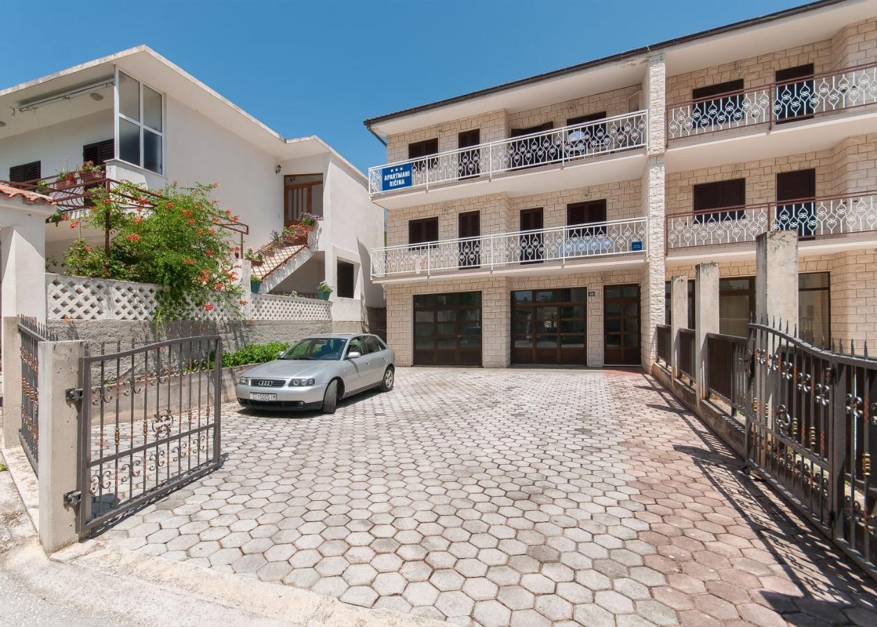 Apartments Ricina Dugi Rat Luaran gambar